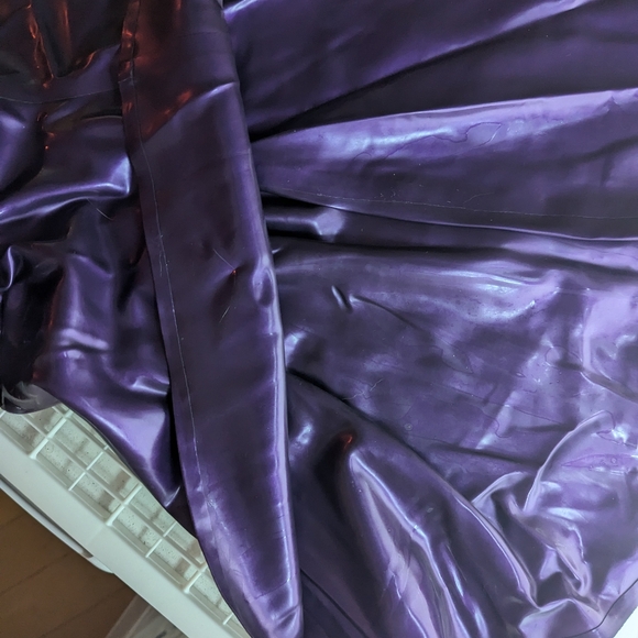 Latex Polymorphe Purple Orchid Skirt - Picture 11 of 12